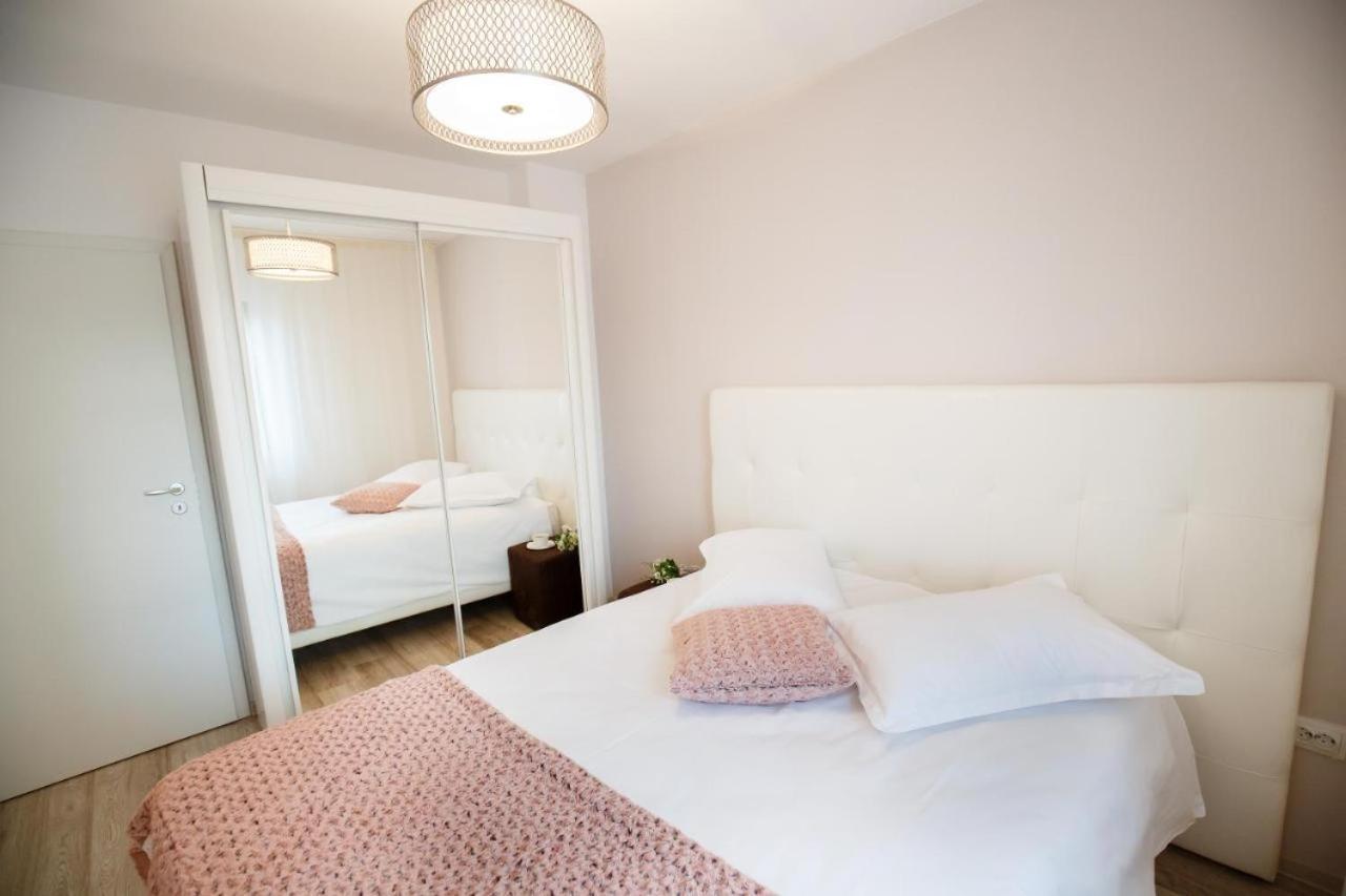 Metropolitan Iassium Apartments Jászvásár Kültér fotó
